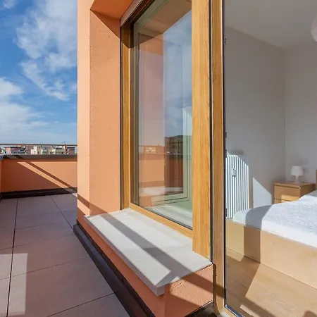 Hills View - Stunning Attic With Terrace Apartment