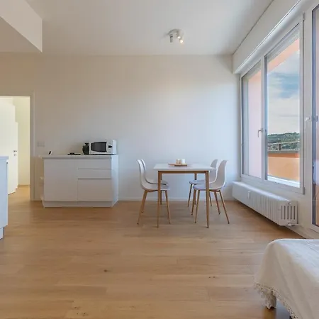 Hills View - Stunning Attic With Terrace *