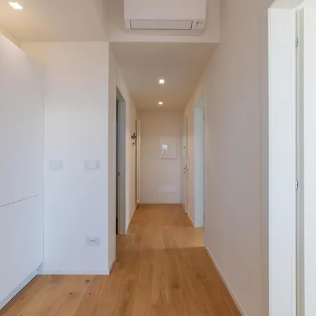 Hills View - Stunning Attic With Terrace Apartamento Bolonia